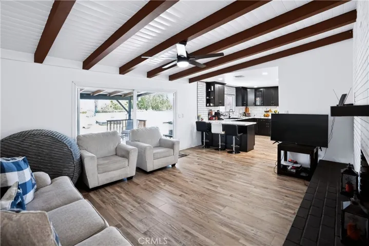 1033 Alta Loma, Corona, California 92882