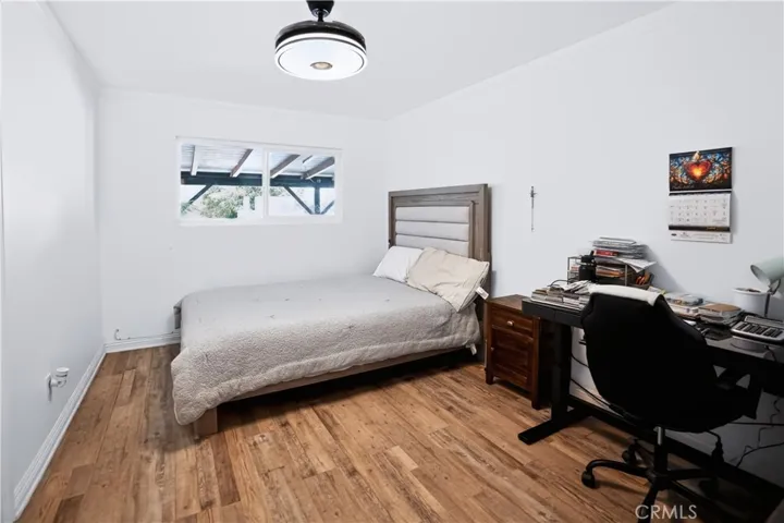 1033 Alta Loma, Corona, California 92882