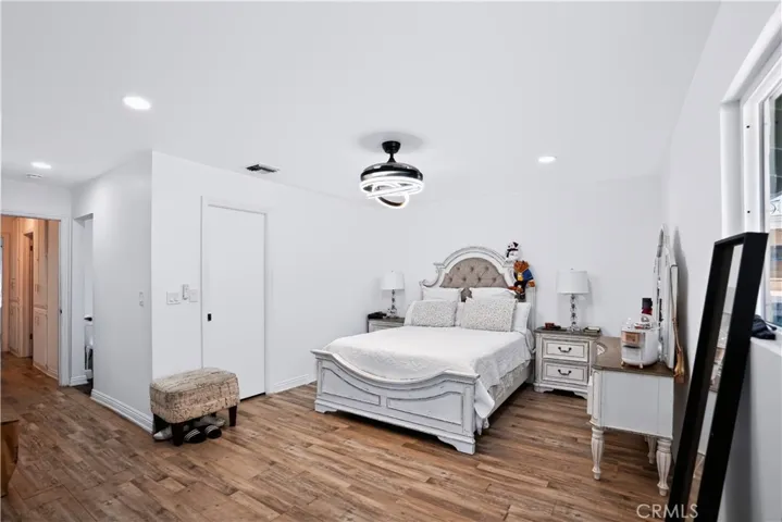 1033 Alta Loma, Corona, California 92882