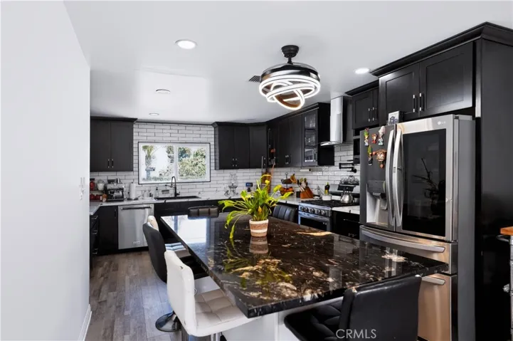 1033 Alta Loma, Corona, California 92882