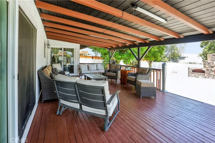 1033 Alta Loma, Corona, California 92882