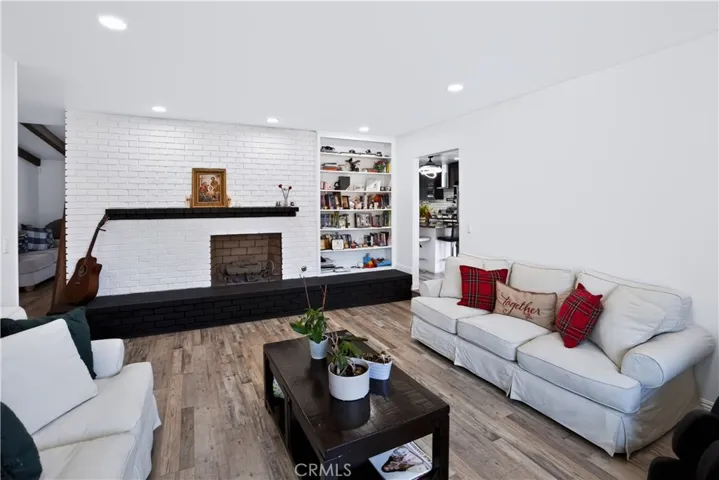 1033 Alta Loma, Corona, California 92882