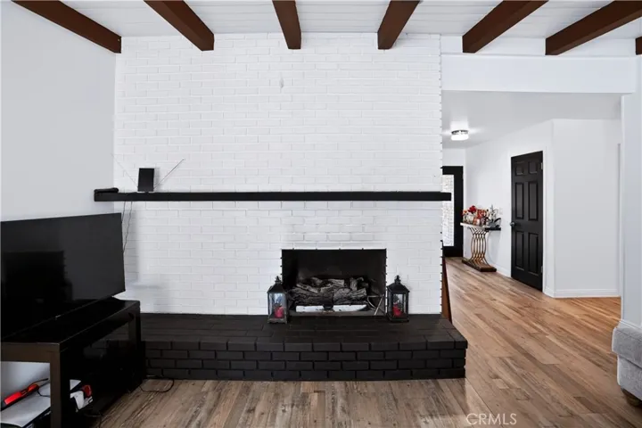 1033 Alta Loma, Corona, California 92882