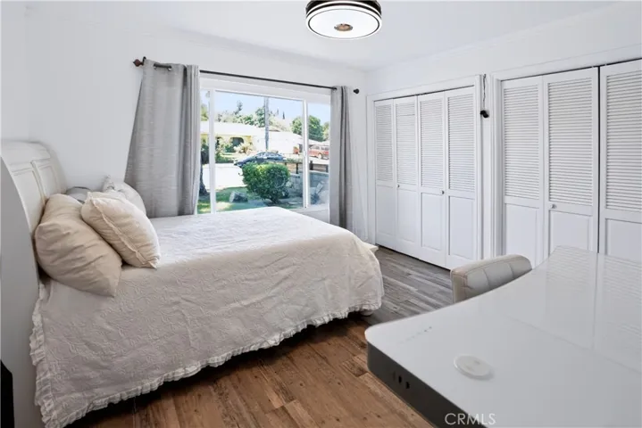 1033 Alta Loma, Corona, California 92882