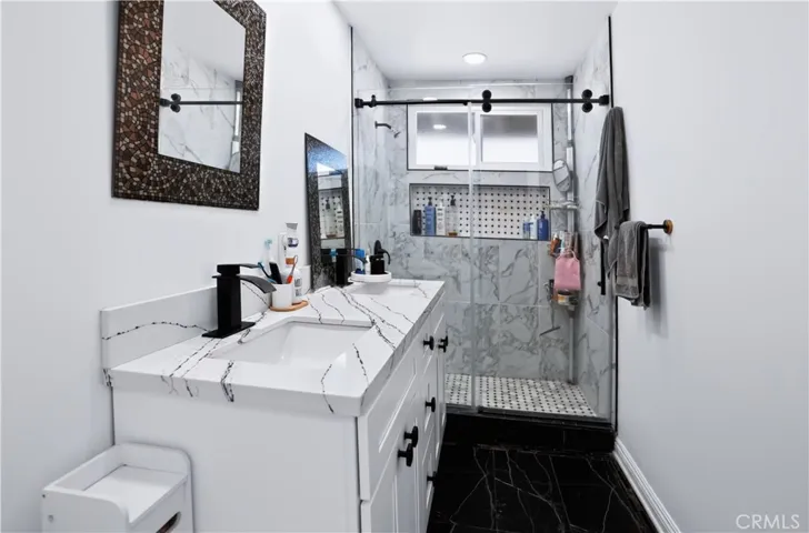 1033 Alta Loma, Corona, California 92882