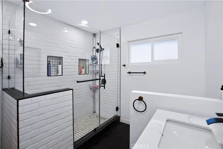 1033 Alta Loma, Corona, California 92882