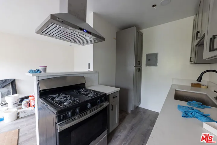6126 Eleanor Avenue 18, Los Angeles, California 90038