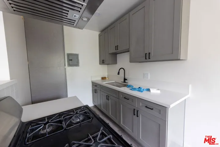 6126 Eleanor Avenue 18, Los Angeles, California 90038