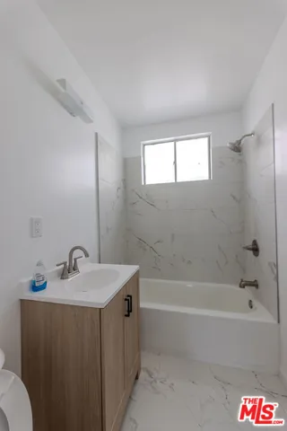 6126 Eleanor Avenue 18, Los Angeles, California 90038