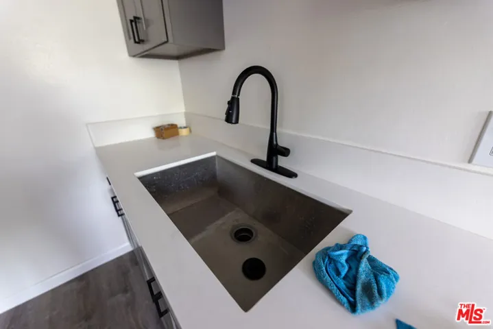 6126 Eleanor Avenue 18, Los Angeles, California 90038
