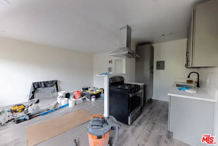 6126 Eleanor Avenue 18, Los Angeles, California 90038