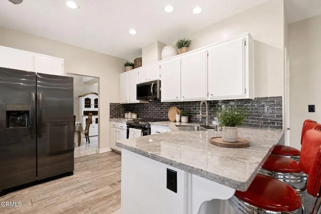 28-web-or-mls-interior-17