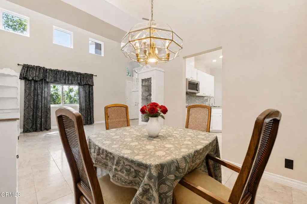 25-web-or-mls-interior-07