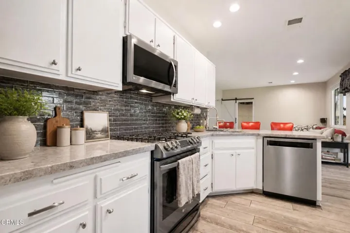 30-web-or-mls-interior-19