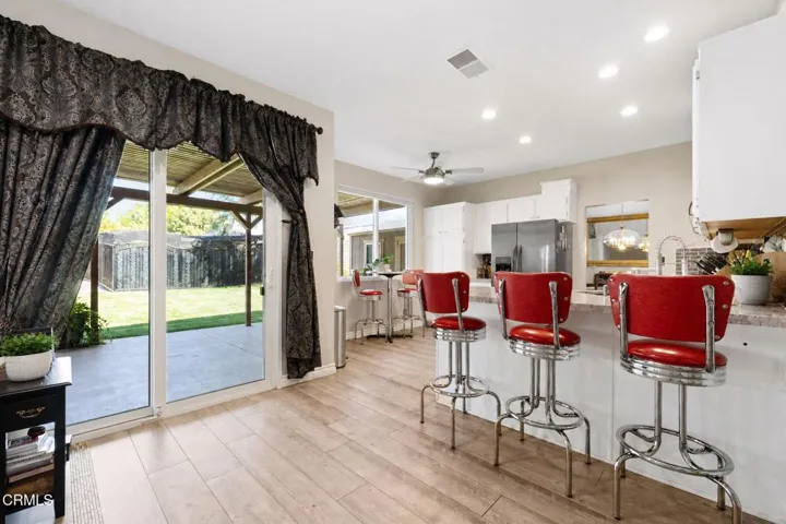 27-web-or-mls-interior-16