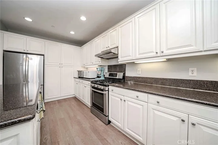 2090 Arnold, Fullerton, California 92833