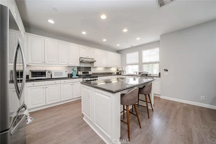 2090 Arnold, Fullerton, California 92833