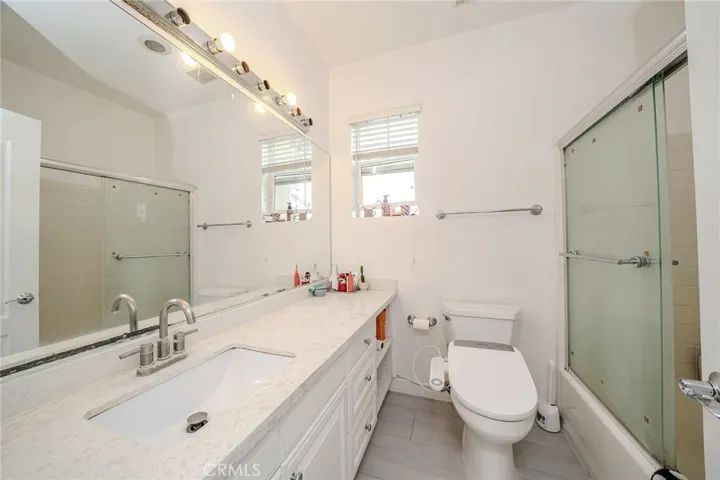 2090 Arnold, Fullerton, California 92833