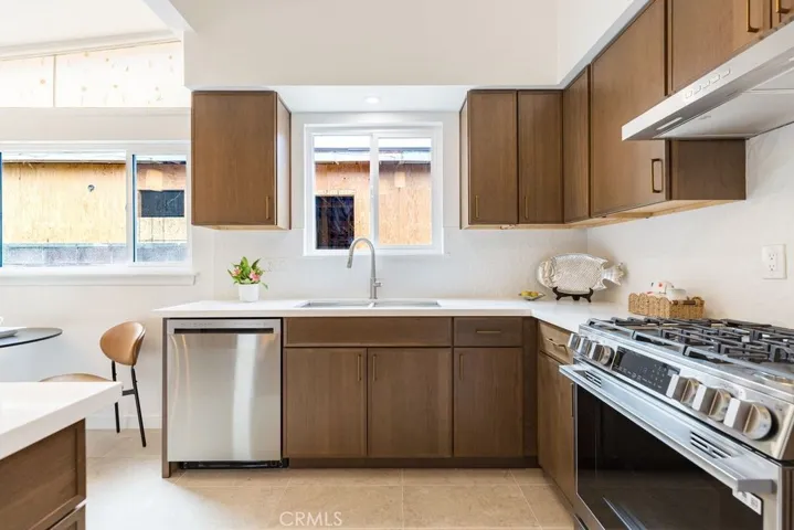 5724 Wish Avenue, Los Angeles, California 91316