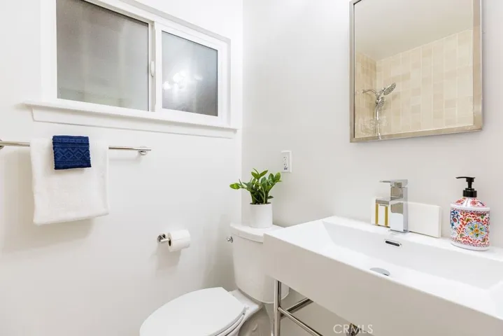 5724 Wish Avenue, Los Angeles, California 91316