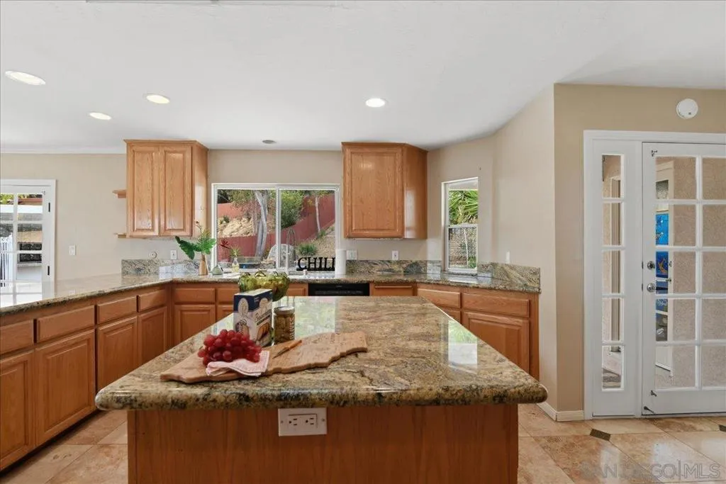 Cafeteria/Kitchen