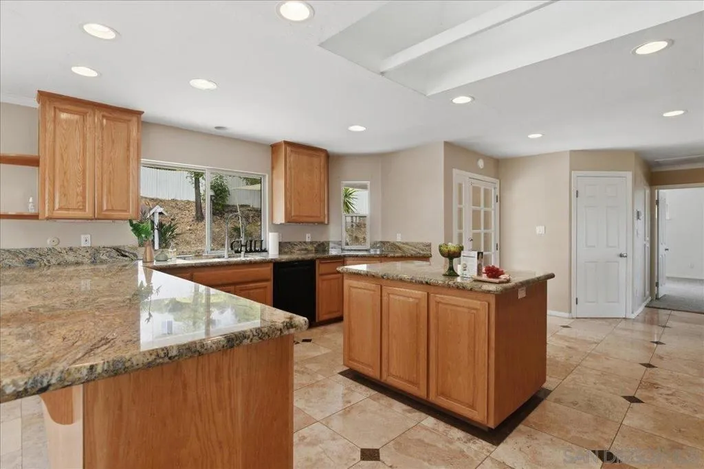 Cafeteria/Kitchen