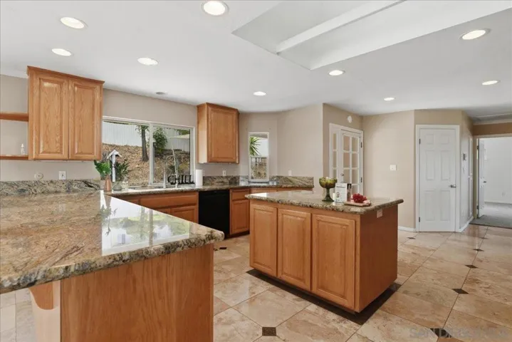 Cafeteria/Kitchen