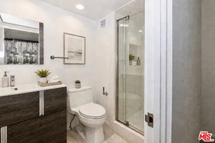 10590 Wilshire Boulevard 704, Los Angeles, California 90024