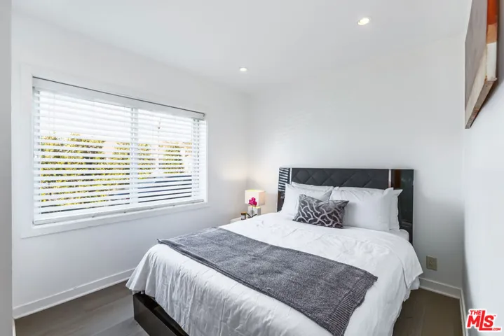 6440 W 87th Place, Los Angeles, California 90045