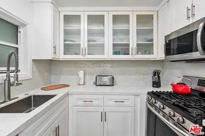 6440 W 87th Place, Los Angeles, California 90045