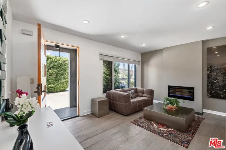 6440 W 87th Place, Los Angeles, California 90045