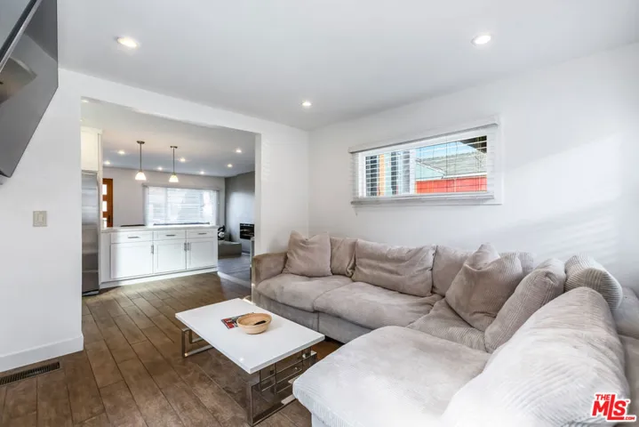 6440 W 87th Place, Los Angeles, California 90045