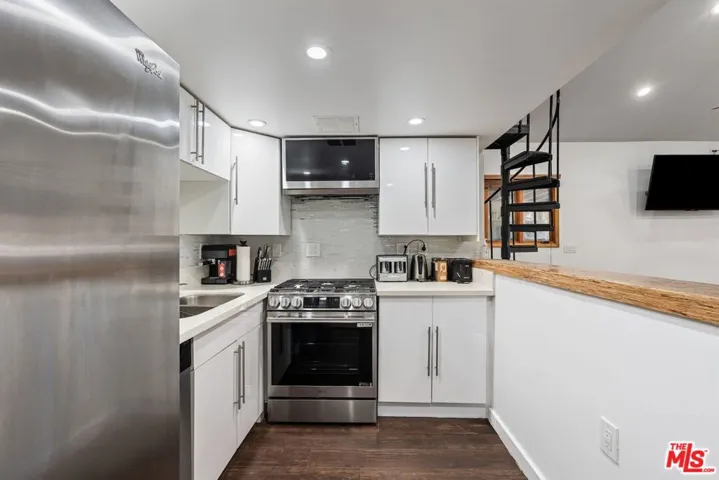 6440 W 87th Place, Los Angeles, California 90045