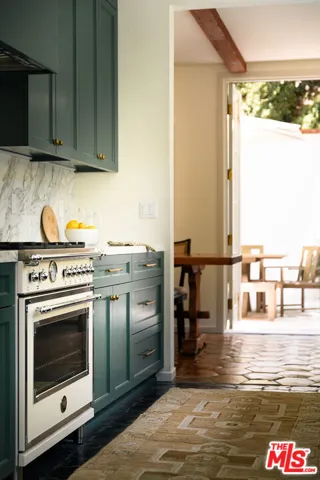3810 Dixie Canyon Avenue, Los Angeles, California 91423