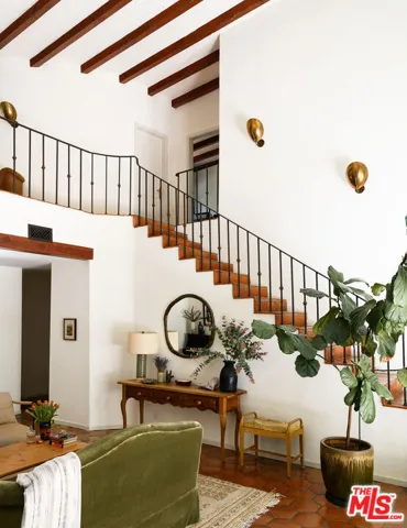 3810 Dixie Canyon Avenue, Los Angeles, California 91423