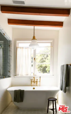 3810 Dixie Canyon Avenue, Los Angeles, California 91423
