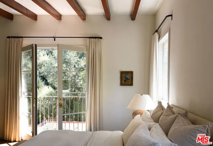 3810 Dixie Canyon Avenue, Los Angeles, California 91423