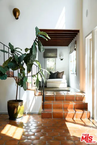 3810 Dixie Canyon Avenue, Los Angeles, California 91423