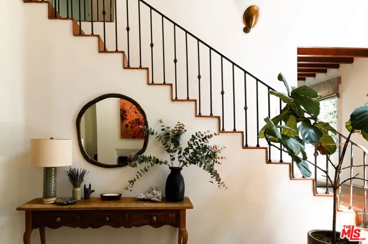 3810 Dixie Canyon Avenue, Los Angeles, California 91423