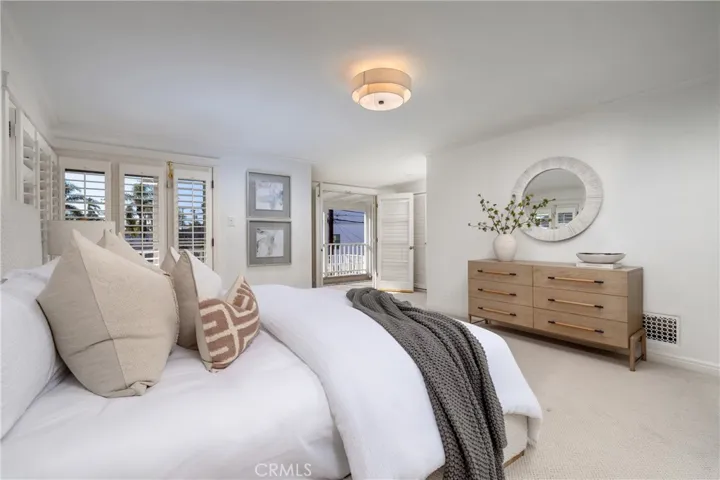 241 Bay Shore, Long Beach, California 90803