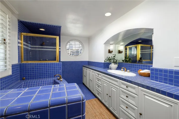 241 Bay Shore, Long Beach, California 90803