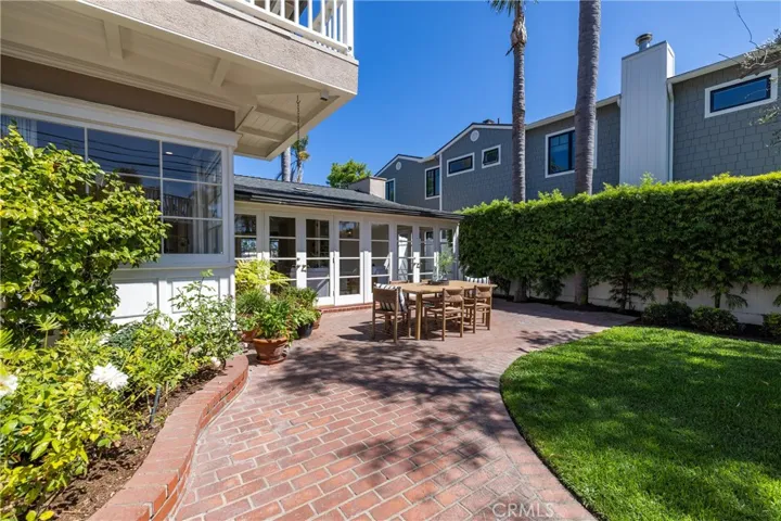 241 Bay Shore, Long Beach, California 90803