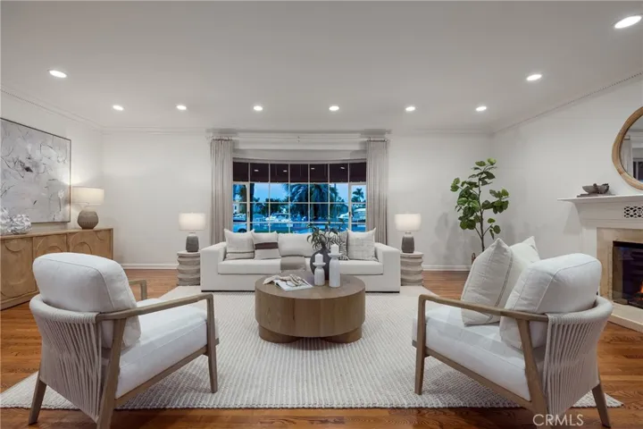 241 Bay Shore, Long Beach, California 90803