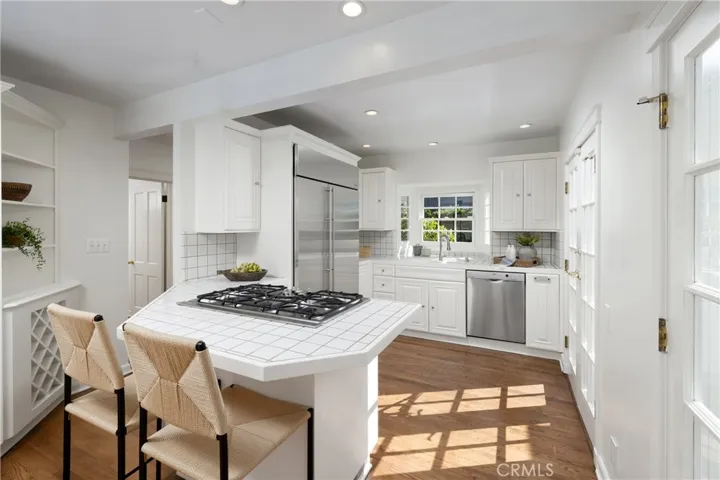 241 Bay Shore, Long Beach, California 90803