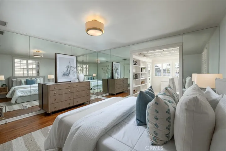 241 Bay Shore, Long Beach, California 90803