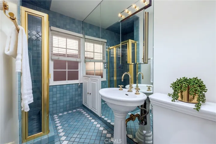 241 Bay Shore, Long Beach, California 90803