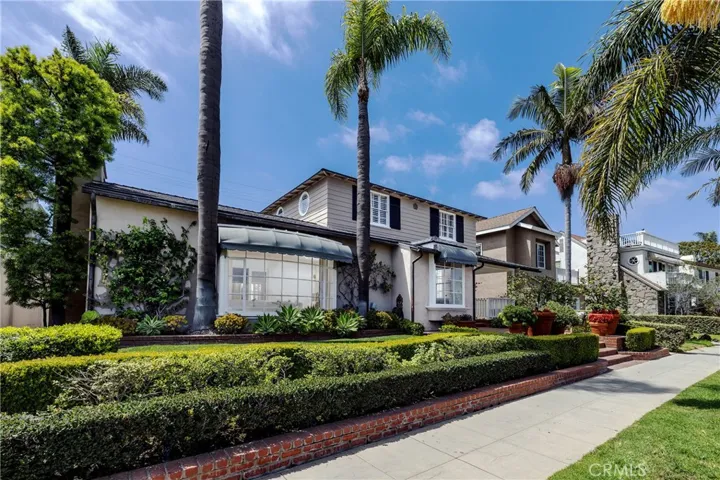 241 Bay Shore, Long Beach, California 90803