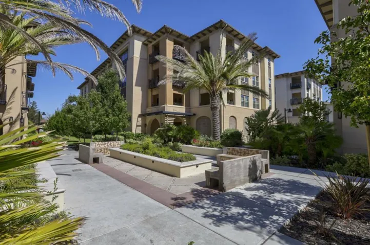 1089 Dewberry 401, San Jose, California 95131