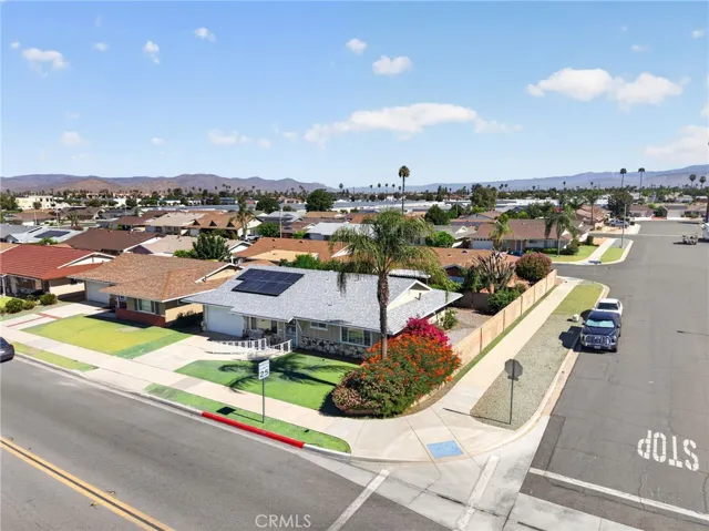 1400 W Mayberry, Hemet, California 92543