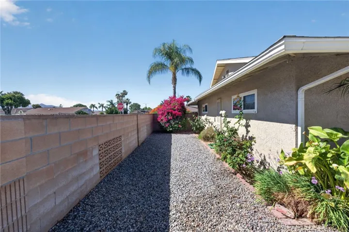 1400 W Mayberry, Hemet, California 92543